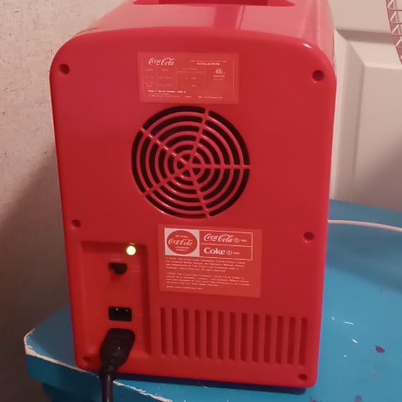 Mini fridge - Picture 3 of 4